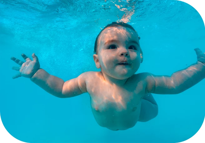 consejos prácticos para llevar al bebé a piscina Llevar al bebé a la piscina